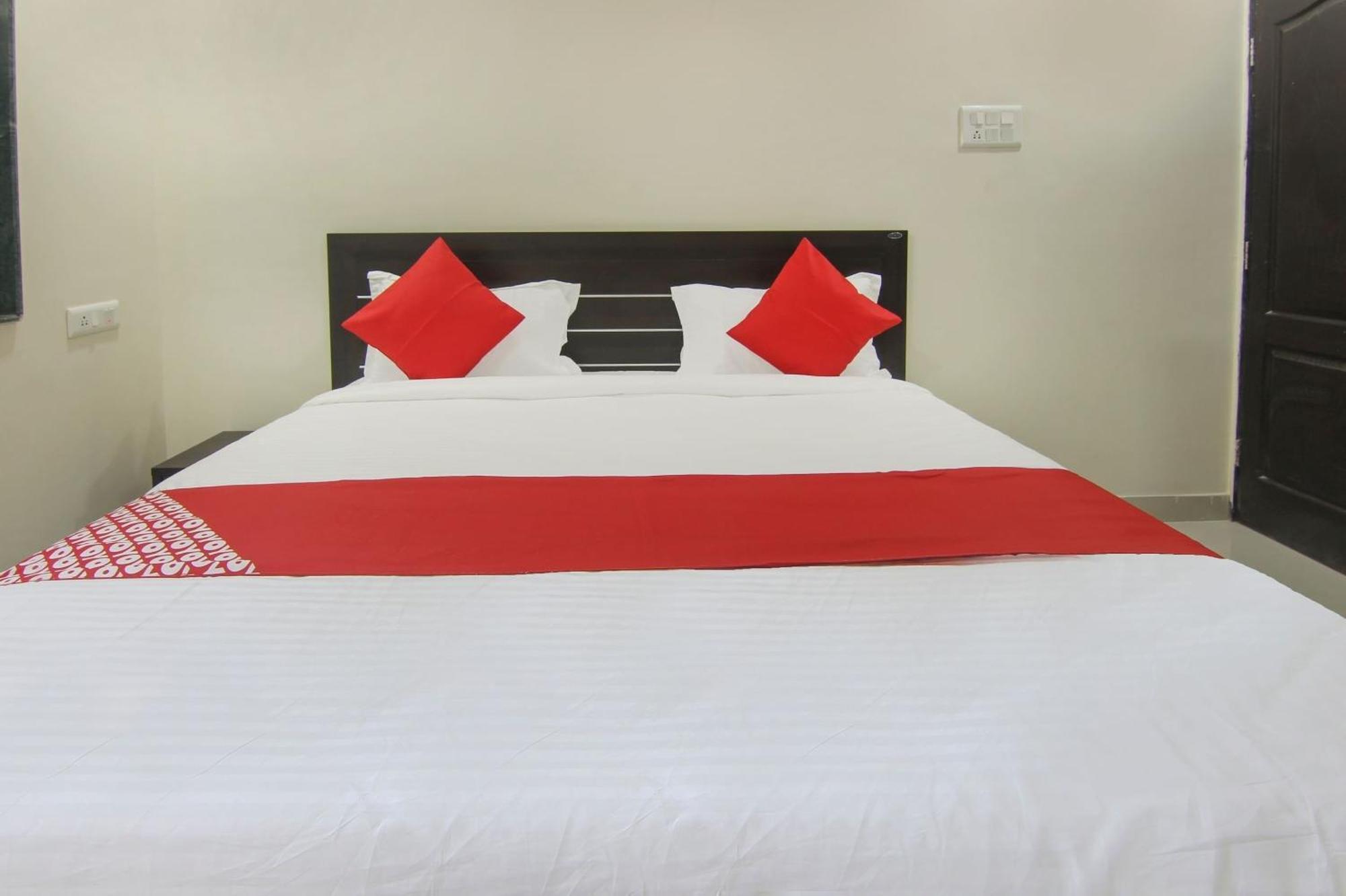 Hotel O Villa 31 Akot Luaran gambar