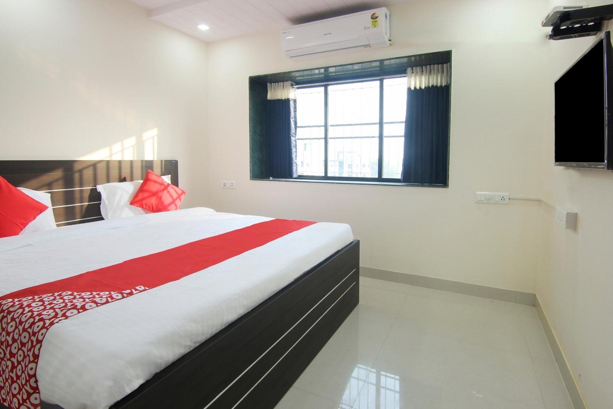 Hotel O Villa 31 Akot Luaran gambar
