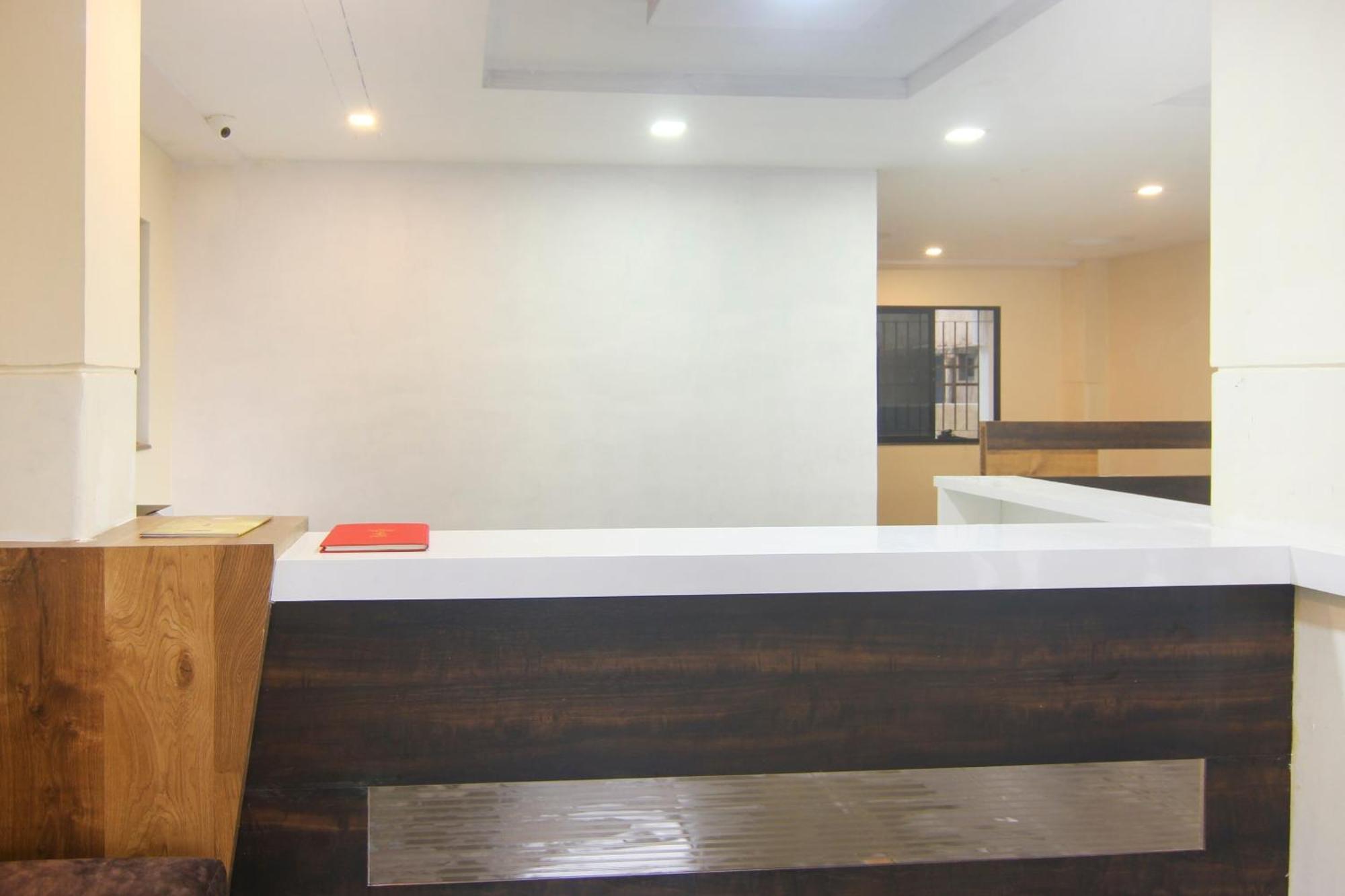Hotel O Villa 31 Akot Luaran gambar
