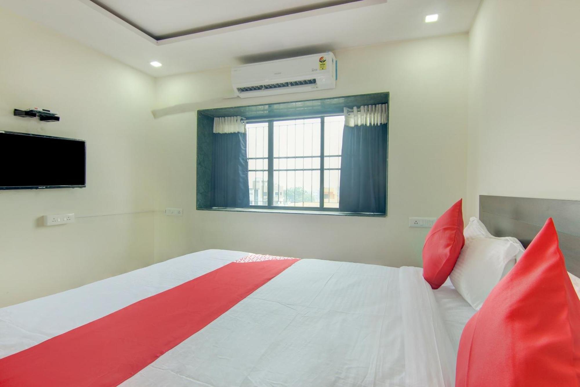 Hotel O Villa 31 Akot Luaran gambar
